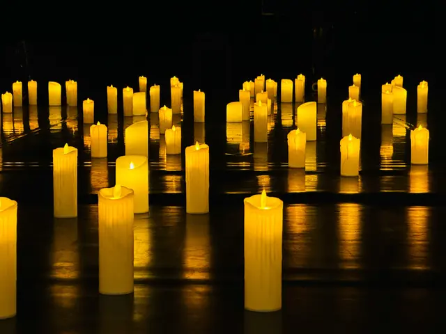 Welthits im Kerzenschein der 1000 Lichter gibt es am 18. September in der Ernst-Fuchs-Kirche in Thal zu erleben. | Foto: unsplash / Mary Borozdina