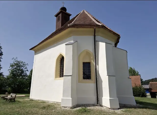 Die St. Veit-kapelle in Altenmarkt ist heuer aufwändig saniert worden. Um die Kosten weiter zu decken, wird nach Bedarf der Erlös aus dem Pfarrfest am 13. September in Wies herangezogen. | Foto: Pfarre Wies