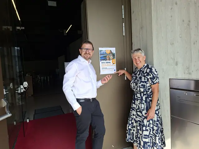 Der Pfarrer der evangelischen Gemeinde Vöcklabruck, Markus Lang, und die für Bildungsarbeit und Schöpfungsverantwortung zuständige Presbyterin Rosemarie Binder.
 | Foto: evang. Gemeinde Vöcklabruck