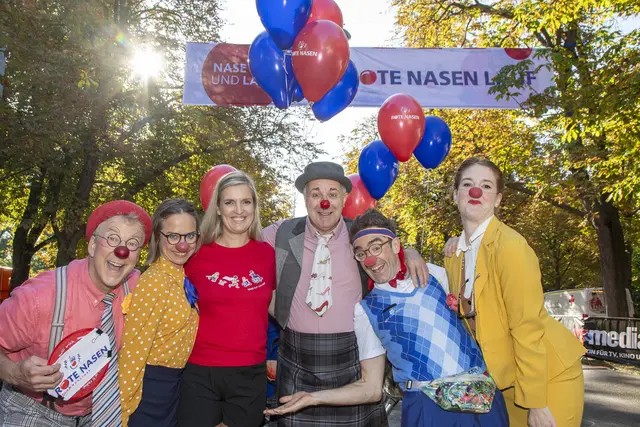 Auch die Clowndoctors ziehen die Laufschuhe an. | Foto: Rote Nasen Clowndoctors