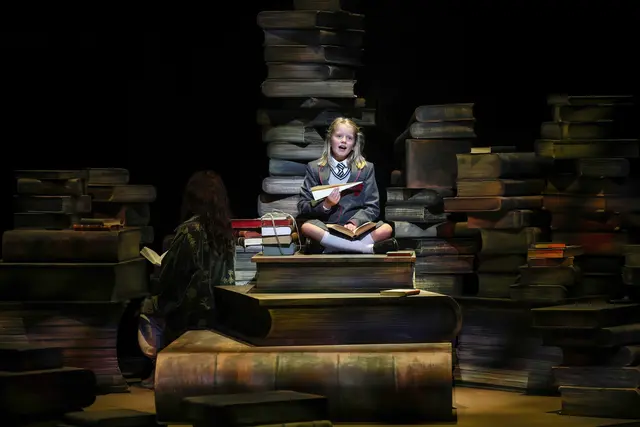 Matilda, gespielt von Leonie Cydlik, Valerie Kloiber und Ines Röbl, ist ein hochintelligentes Mädchen mit psychokinetischen Kräften.  | Foto: Valerie Kloiber
