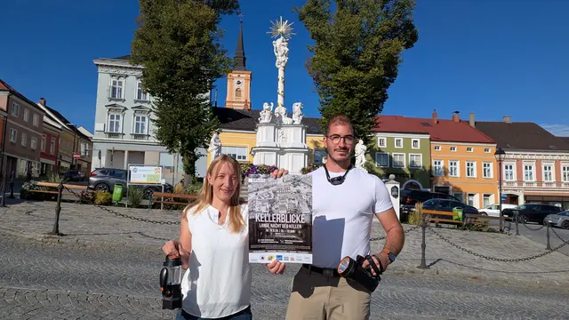 Kulturstadträtin Maria Müllner und Kellerbesitzer Bernhard Mahringer laden zu den Kellerblicken 2026. | Foto: KUPL Waidhofen/Thaya