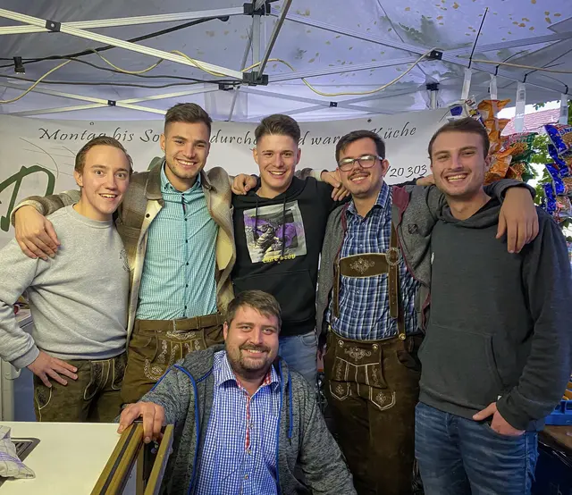 Am 26. und 27. September wird es im Gastgarten des Dorfwirt Bad Sauerbrunn zünftig: Das Oktoberfest bringt zwei Tage lang Livemusik, bayerische Schmankerl und gute Stimmung nach Bad Sauerbrunn. | Foto: Alejandra Ortiz