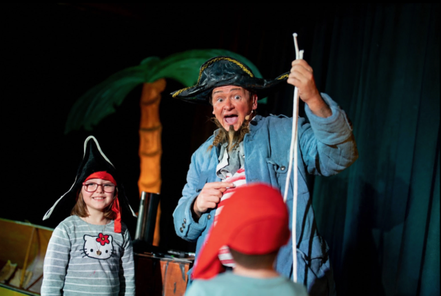 "Pirat Bummelbauch – das magische Piratenabenteuer" ist ein lustiges Kinder-Zauber-Theater für die ganze Familie. | Foto: Prein