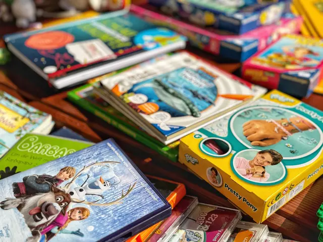 Beim Flohmarkt von Kindern für Kinder wird der Obere Stadtplatz in Hall in Tirol zum Treffpunkt für junge Verkäuferinnen und Verkäufer.  | Foto: Martina Svehla Moritz
