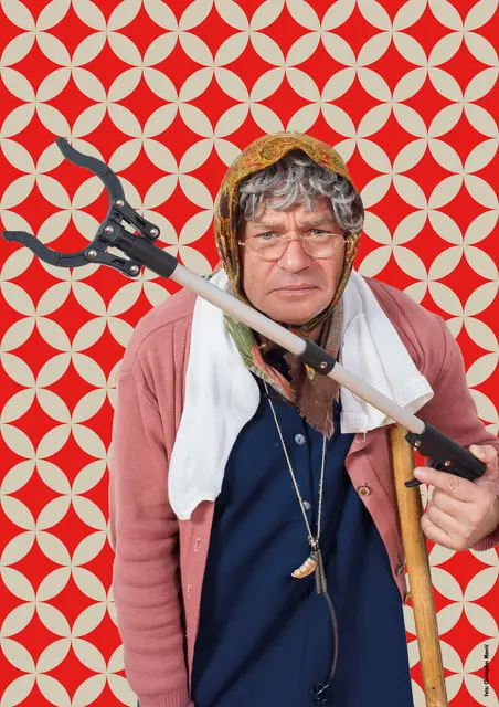 In seinem neuen Programm spricht Markus Hirtler alias Ermi-Oma zeit- und sozialkritische Themen an. | Foto: Christopher Mavrič