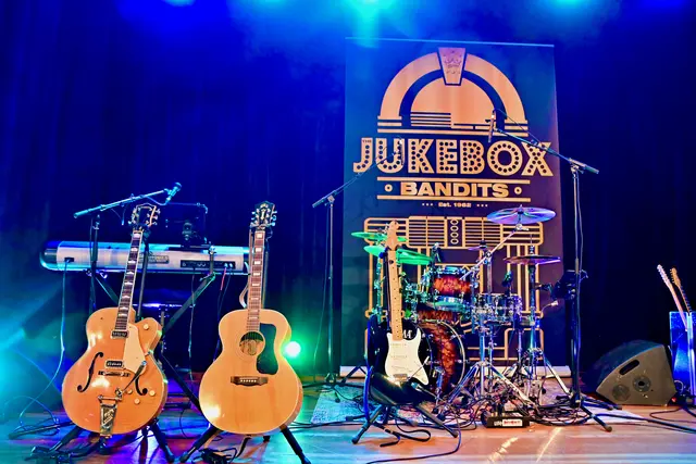 In der Juke-Box soll es zu Halloween gruselig werden.  | Foto: Josef Steiger