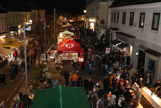 Die Shopping-Nacht soll ins Stadtzentrum locken.  | Foto: Maria Hörmandinger