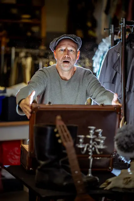 Thomas Gassner, das Feinripp Ensemble und Maria Ma verbinden am 24. November bissige Tirol-Satire mit Literatur und Musik. | Foto: Victor Klein