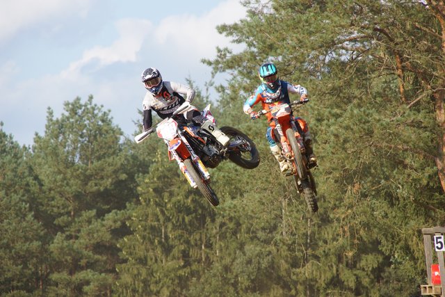 Moto Cross Staatsmeister Roland EDELBACHER ( li ) und Marcel STAUFFER ( re) in Oberdorf/Bgld.
