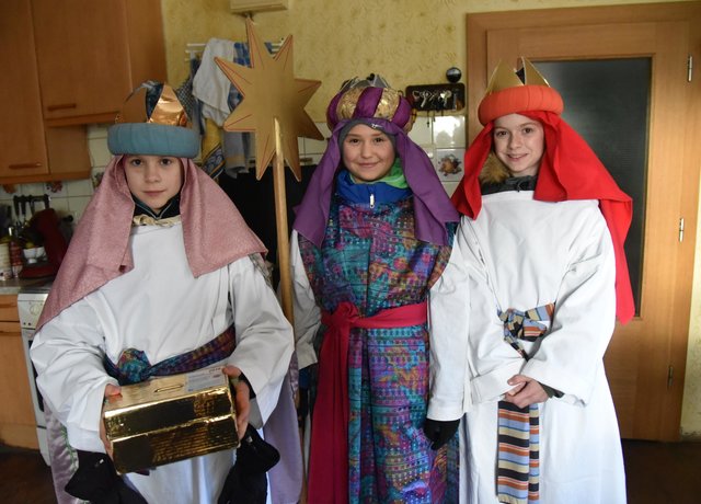 Sternsinger Unterwegs im Ortsteil Ungerdorf