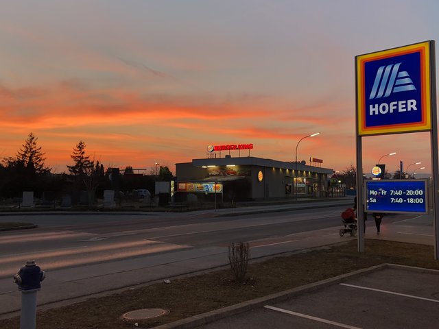 Im richtigen Licht kann auch die Vorstadt idyllisch sein.