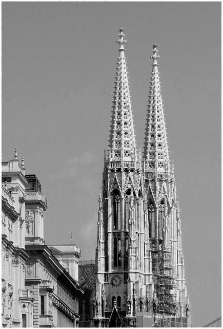 Die römisch-katholische Kirche ist eines der bedeutendsten Sakralbauten der Welt.
Die interessante Historie ist  hier nachzulesen.