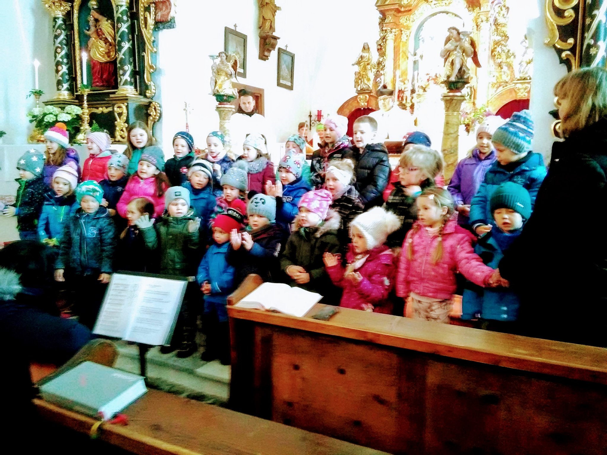  Sonntagsgottesdienst mit Kindergartenkindern 