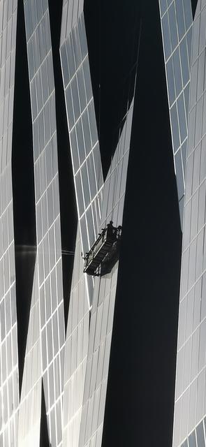 Dauerjob am DC-TOWER für schwindelfreie Abenteurer.
Aber die Aussicht muss herrlich sein