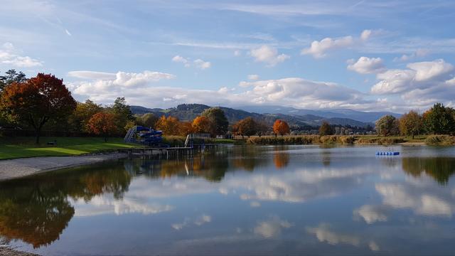 Auch am Badesee St. Andrä hat der Herbst Einzug gehalten. | Foto: Johannes Kreuzer 