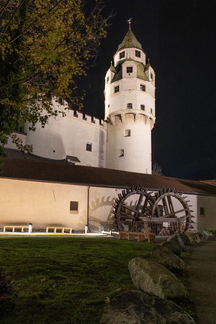 Die neue Attraktion der Münze Hall. Schaufelräder zum Antrieb der alten Münzprägemaschine.   | Foto: Andreas Zebrak