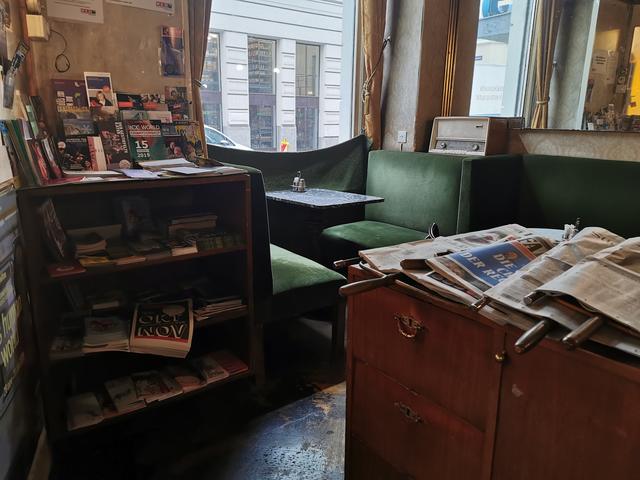 Eine Nische im berühmten Café Jelinek in der Otto-Bauer-Gasse im 6. Bezirk.  | Foto: Lreis