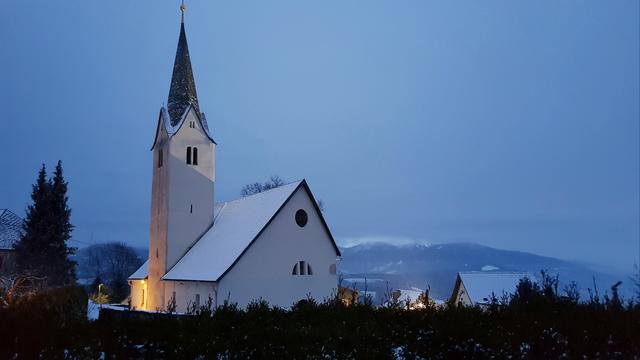 Die Kirche in Prebl in der sogenannten "blauen" Stunde fotografiert. | Foto: Johannes Kreuzer 