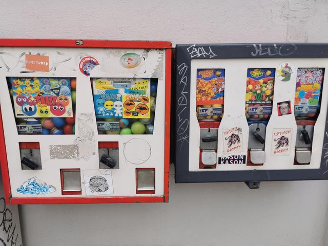 Diese Automaten waren bei Kids in den 90igern der Hit.  | Foto: Lreis 