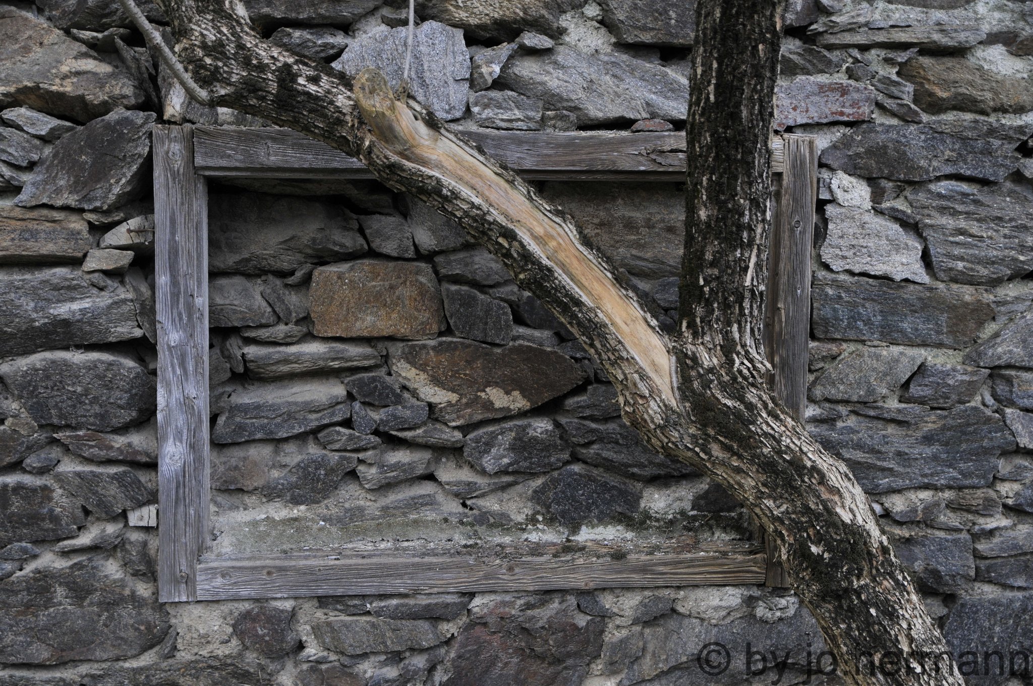 Ein Fenster ZUM Hof, nein ein Fenster IM Hof, nein da ist gar kein