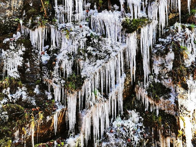 Weil es so schön ist, ein zweites Foto von der Daimer Eiswand-wird ja jetzt wohl nicht mehr lange zu bewundern sein! 