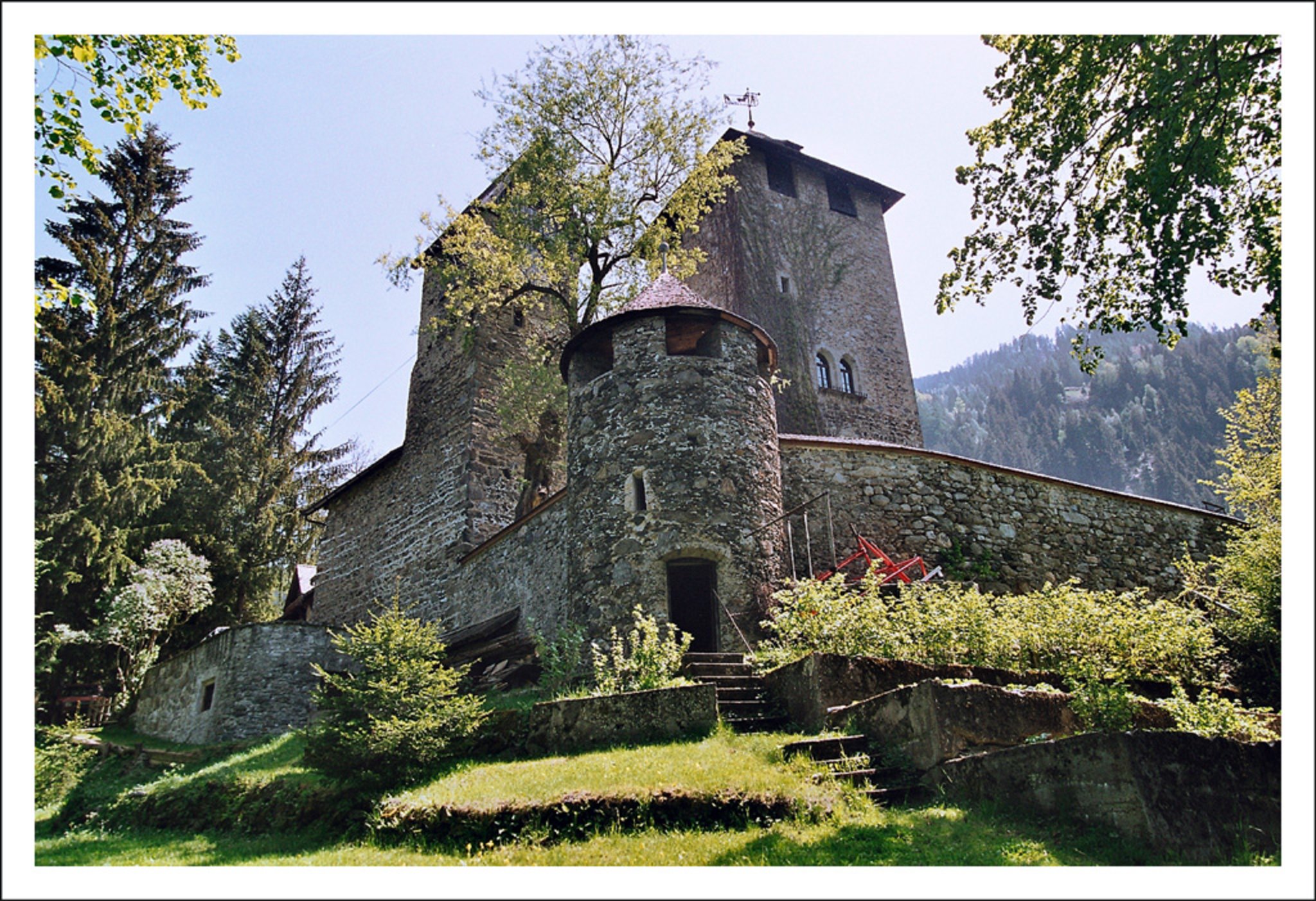 Schloss Wiesberg aus ungewöhnlicher Perspektive