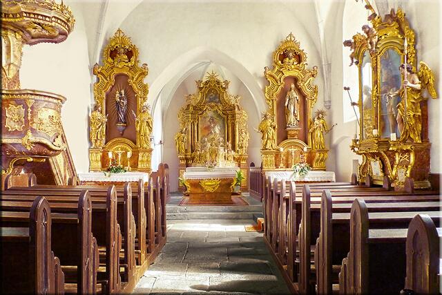 Die Barocke Sankt Georgskirche am Hollerberg in der Gemeinde Auberg