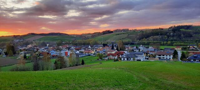 Sonnenuntergang über Kematen am Innbach