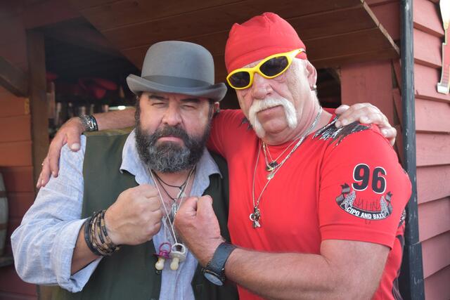 Zwei Stars in der Westernstadt vereint: Der burgenländische "Bud Spencer" Gerald Koller und der steirische "Hulk Hogan" Horst Salcher | Foto: Michael Strini