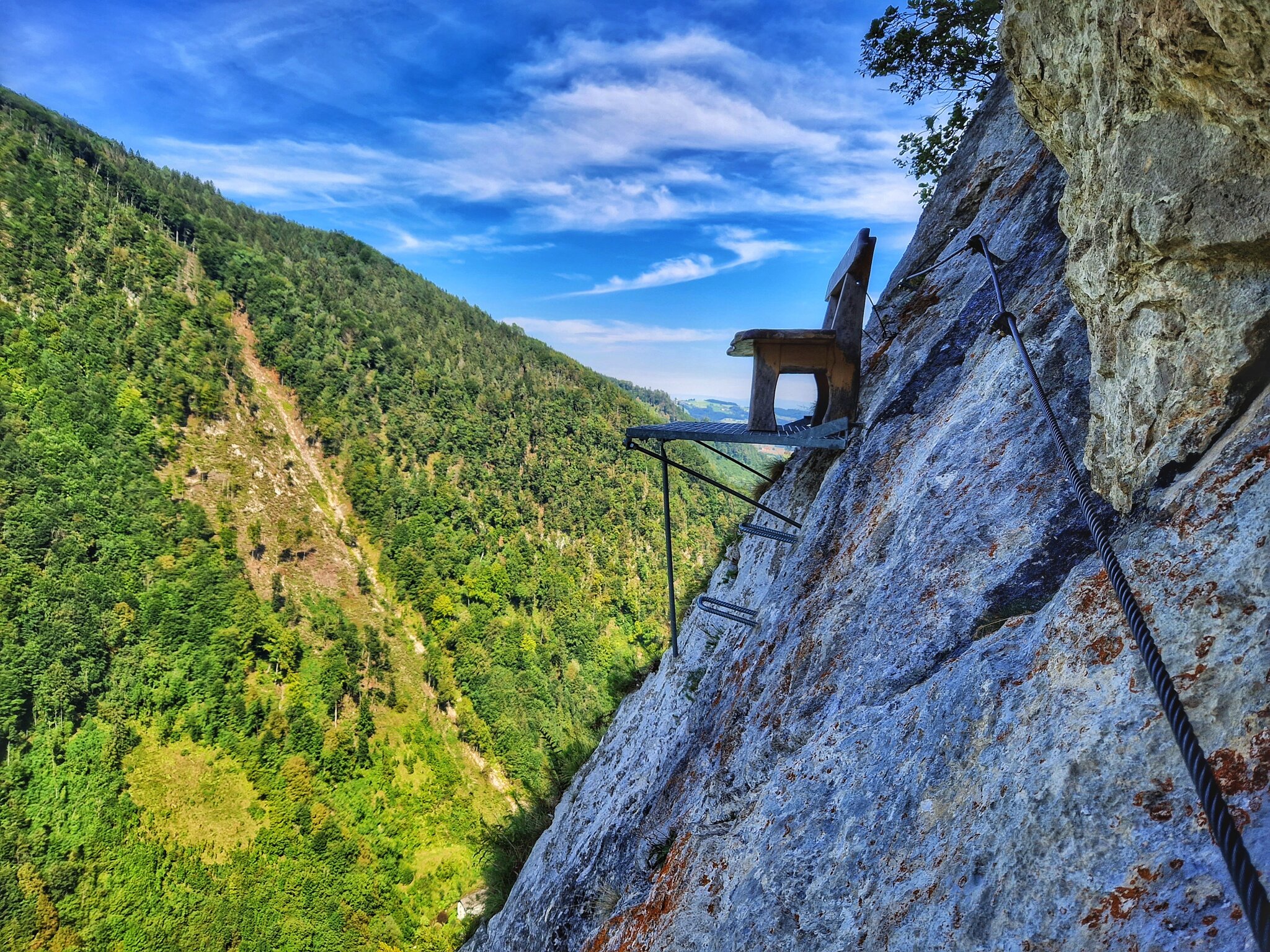 Sitzbank im Kletterpark Klettersteig Beisteinmauer Trattenbach