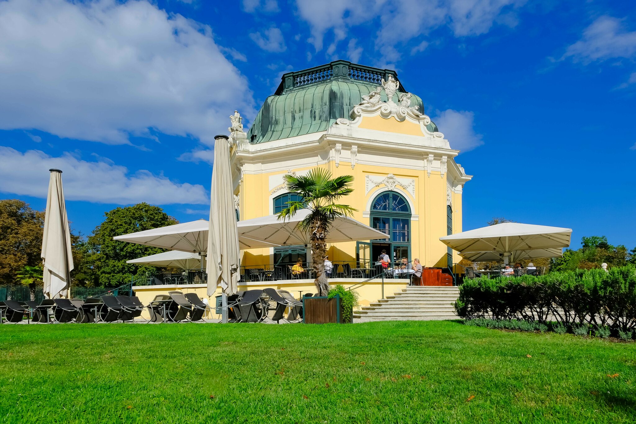 Im Jahre 1759 erbaute Kaiser Franz I. Stephan von Lothringen im Zentrum
