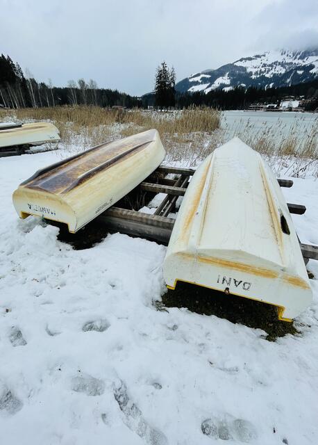 Die Boote überwintern am Schwarzsee...