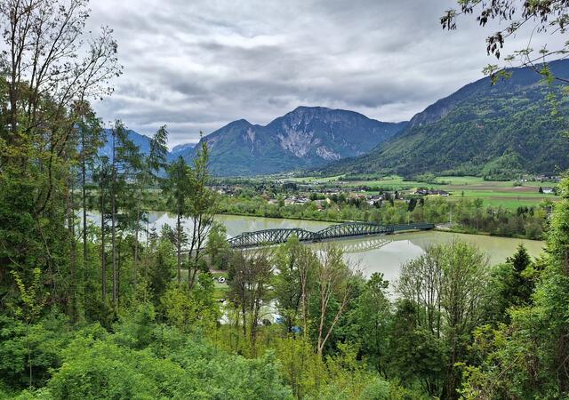 Eisenbahnbrücke über den Ferlacher Stausee an der Drau