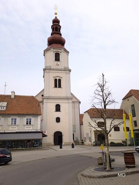 Pfarrkirche in Fehring am Hauptplatz!