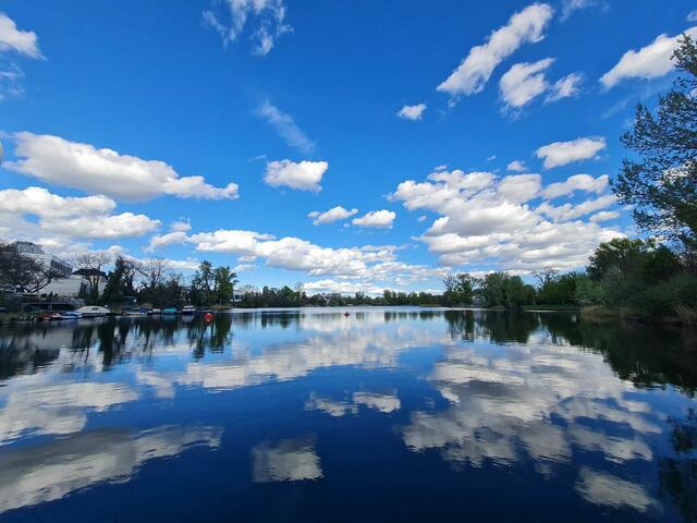Ein traumhaft schöner Blick. Wenn das Wetter auch noch wider aller Wetterberichte - nämlich starker Wind, Regen und Wolken - so mitspielt, fühlt man sich wirklich wie im Himmel 😊.

 | Foto: Anonym privat 2024