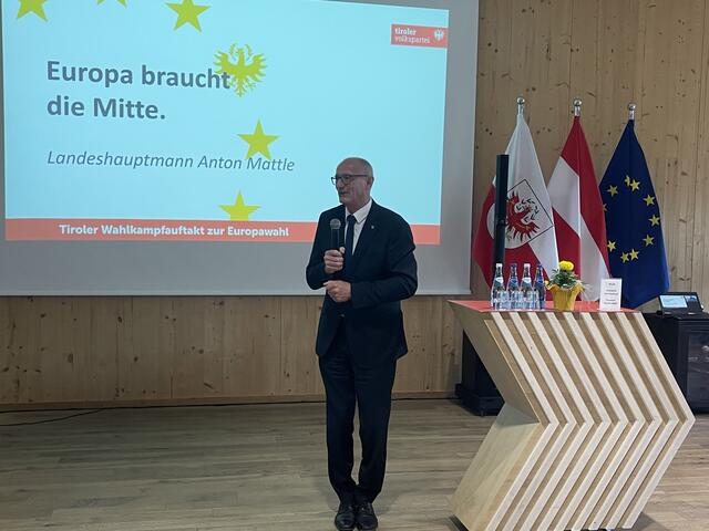 Landeshauptmann Mattle beim ÖVP- Wahlkampfauftakt zur Europawahl im Reschenhof in Mils | Foto: Rebeiz