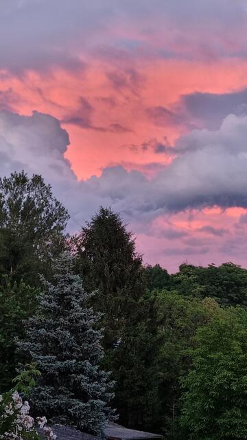 Mystische Stimmung und Wolkengebilde brauen sich zusammen  | Foto: Gewitterstimmung