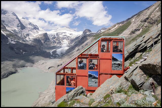 Die feine Standseilbahn brachte einst Ihre Gäste direkt an die Gletscherzunge der Pasterze unter dem Groß Glockner . 