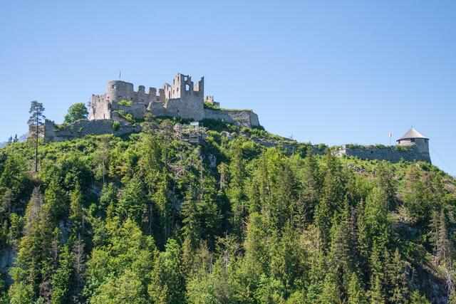 Burgruine Ehrenberg - Ostseite mit Pulverturm (rechts). Hier geht es zu Tirols schönsten Platz 2024:  9 Plätze - 9 Schätze | Foto: © by Ing. Günter Kramarcsik
