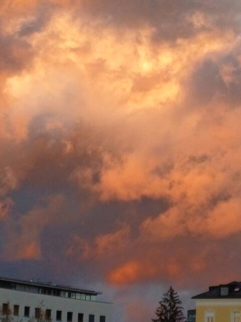 FEUER AM HIMMEL  | Foto: EBERHARD ISKRATSCH 