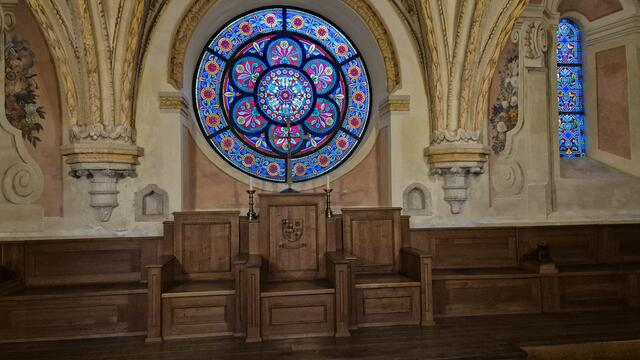 09.02.2025 im Kapitelsaal von Heiligenkreuz
Das Stift Heiligenkreuz ist eine Zisterzienser-Abtei in Heiligenkreuz im Wienerwald (Niederösterreich). Es besteht ohne Unterbrechung seit seiner Gründung im Jahr 1133.
https://de.wikipedia.org/wiki/Stift_Heiligenkreuz