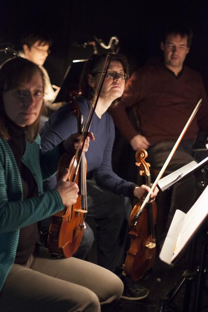 sirene Operntheater 2013: MARIELUISE. Kammeroper von Gernot Schedlberger und Kristine Tornquist. Palais Kabelwerk. Ines Nowak-Dannoritzer und das Rote Orchester. | Foto: Stephan Polzer