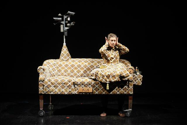 sirene Operntheater 2013: AXI. Kammeroper von Antonio Fian und Jaime Wolfson. UA im Rahmen von GATES - GÄSTE. 4 Operellen für die World Music Days der IGNM bei Wien Modern 2013. Im Bild Ingrid Habermann. | Foto: Andreas Friess