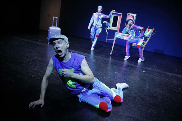 sirene Operntheater 2013: GATES / 1: KARUSSELL. Kammeroper von Radek Knapp und Mirela Ivicevic. Palais Kabelwerk. World Music Days der IGNM bei Wien Modern 2013. Im Bild Theresa Dlouhy, Johann Leutgeb und Richard Klein. | Foto: Andreas Friess