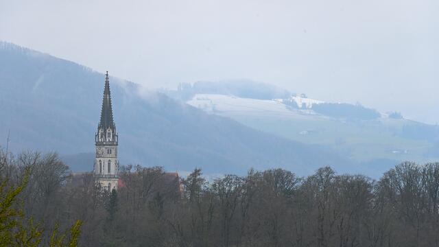 Steyr mit einem Hauch von Schnee...