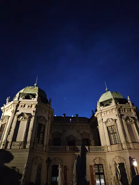 Die ehemalige Menagerie von Prinz Eugen, fotografiert während der Führung "Nachts im Belvedere" der Österreichischen Bundesgärten.