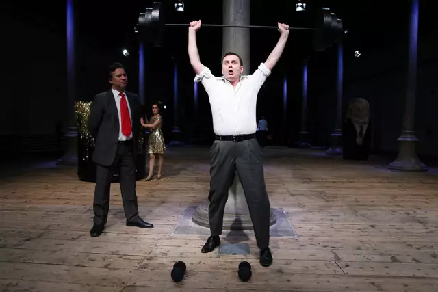 sirene Operntheater 2015: Uraufführung der Kammeroper CHODOKOWSKI von Kristine Tornquist und Periklis Liakakis im Semper-Depot. Im Bild Alexander Mayr als Vladimir Putin und Steven Scheschareg als Setschin. | Foto: Andreas Friess