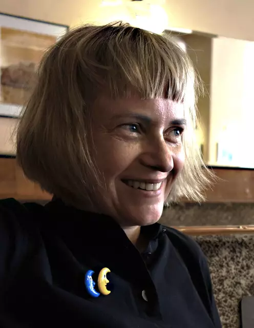 Proben für die Uraufführung der Oper CHODORKOWSKI in der ehemaligen Krankenpflegeschule in der Jagdschlossgasse in Lainz. Im Bild Regisseurin Kristine Tornquist im Café Bräunerhof | Foto: sirene