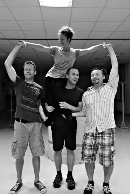 Proben für die Uraufführung der Oper CHODORKOWSKI in der ehemaligen Krankenpflegeschule in der Jagdschlossgasse in Lainz. Ein Königsdrama mit einem Text von Kristine Tornquist und Musik von Periklis Liakakis. Im Bild Dieter Kschwendt-Michel, Clemens Kölbl, Gernot Heinrich und Bärbel Strehlau.
 | Foto: Periklis Liakakis